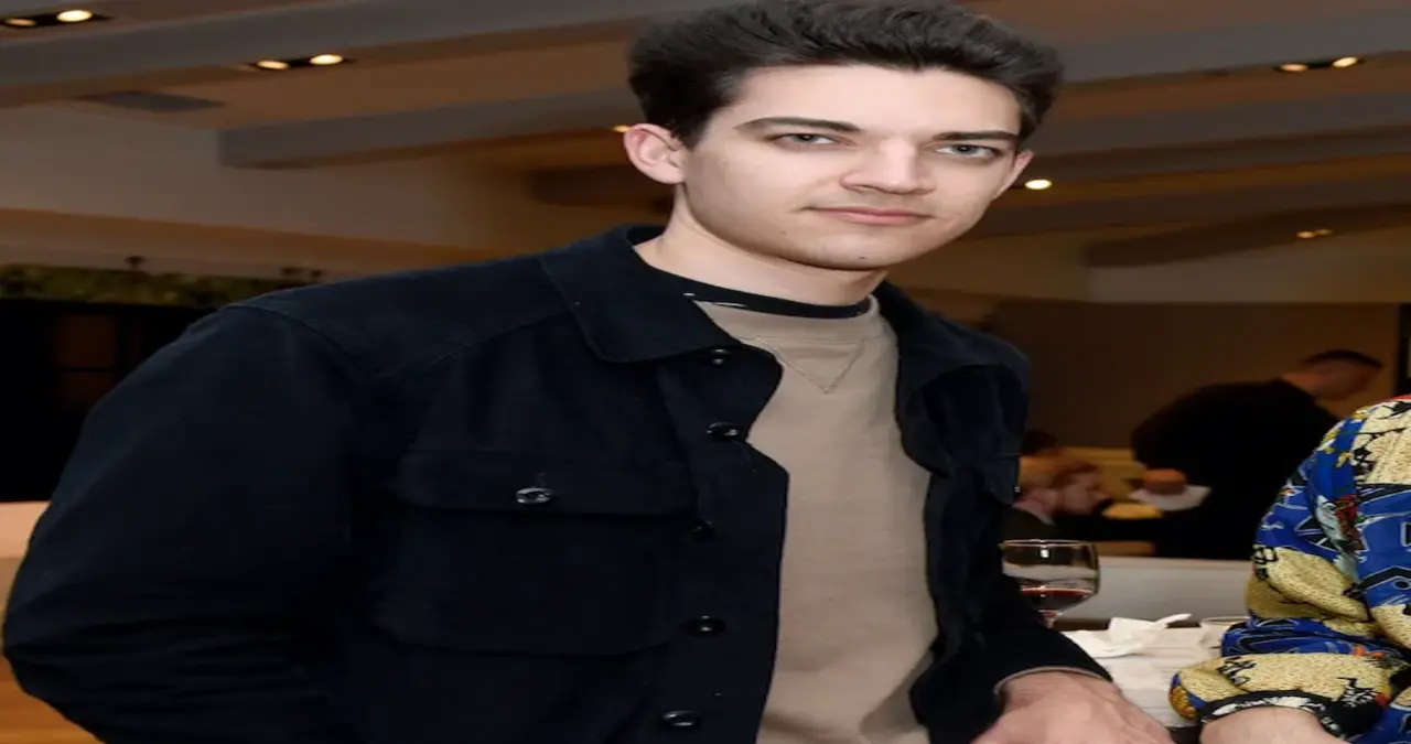 Adam Faze Age: A Look into His Life and Rise to Fame1