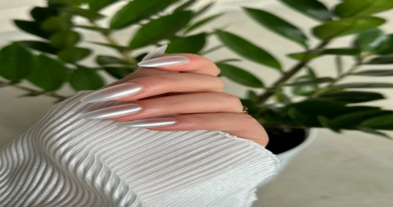 Hailey Bieber Nails: The Ultimate Guide to Iconic Nail Trends1